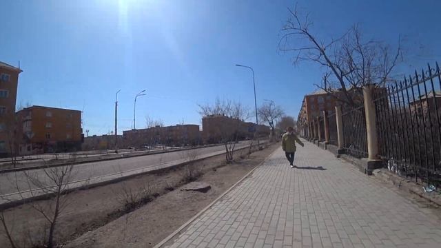 Город Балхаш (Балқаш) | улица Ленина (Абая) вдоль забора парка Молодёжи до Бокейханова - весна 2021 смотреть онлайн