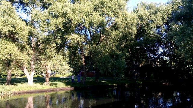 Пруд в центре Суздаля. 1. 6 июля 2021г. MOV 2006 смотреть онлайн