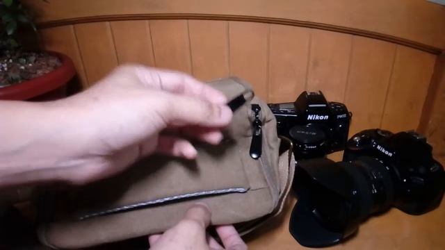 Pilot 'Soudelor' Camera Shoulder Bag смотреть онлайн