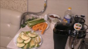 Соковыжималка Polaris обзор и тест. Первый отжим сока