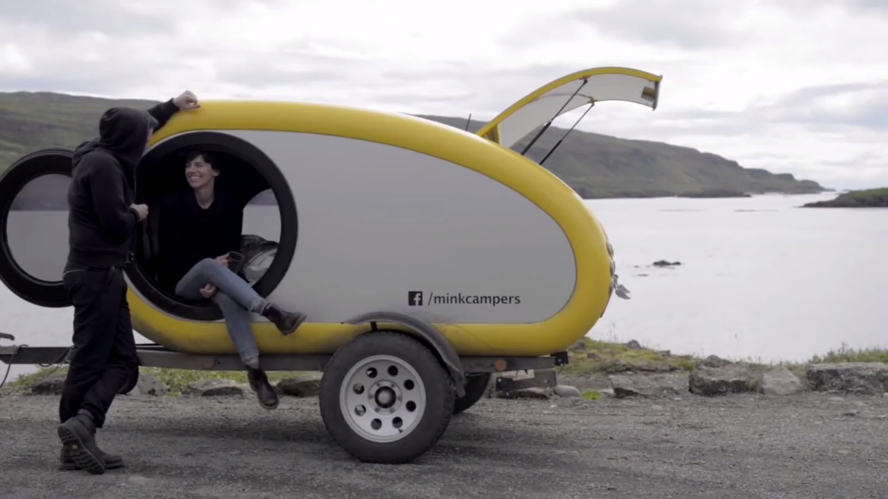 Самый маленький прицеп-дача Mink. Заменит ли автодом или дом на колесах для двоих؟ смотреть онлайн