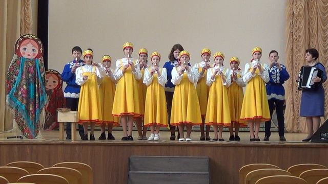 МБОУ "Золотухинская сош" ансамбль "Свирелька" русская народная песня "Во кузнице" смотреть онлайн