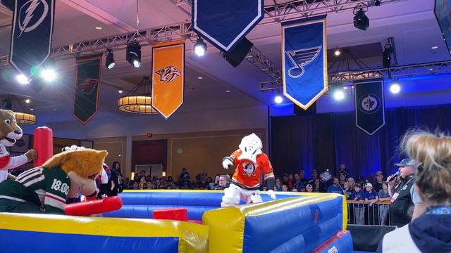 2020 NHL All Star Mascot Showdown Jousting смотреть онлайн
