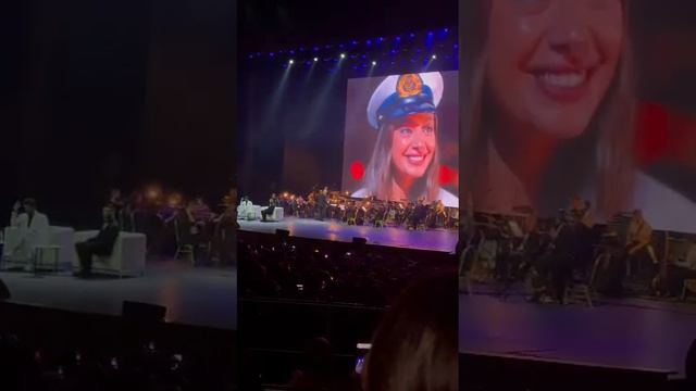 бурак ОЗЧИВИТ в Москве? аркестор исполняет мелодии! смотреть онлайн