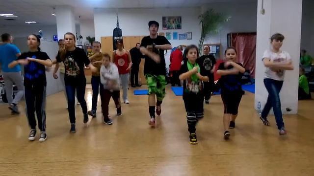 КЛЕВЫЙ ХИП ХОП ТАНЕЦ, Тренировка хипхоп новички, смотреть хип хоп танцы, Севастополь ТАНЦЫ АТОМ ДЕН смотреть онлайн