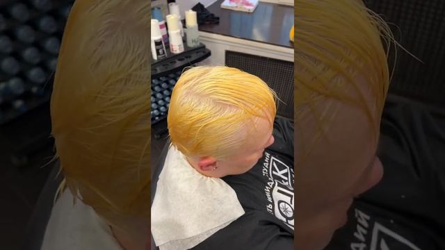 Меняем образ! Стрижка,окрашивание,осветление волос #обучениепарикмахеров #haircut #короткаястрижка смотреть онлайн