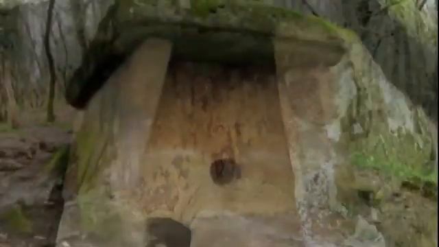 Дольмены в районе поселка Пшада. (крестьянско-фермерское хозяйство "Дольмен", геленджикский район) смотреть онлайн