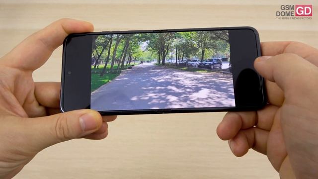 Motorola RAZR 40 Review: The Mid-Range Foldable Game Changer