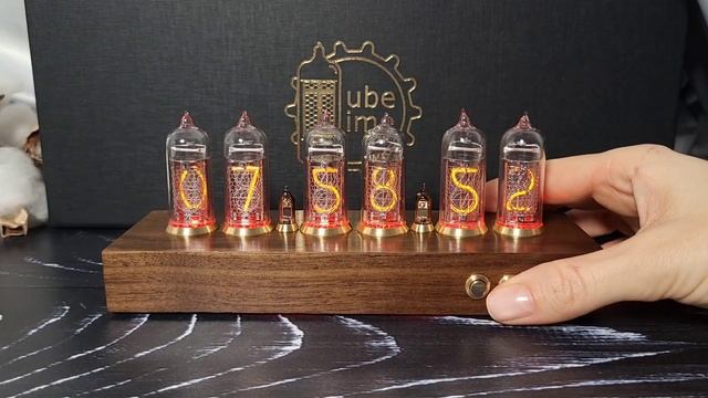Ламповые часы "Американский орех" на индикаторах ИН-14 | Nixie clock IN-14 смотреть онлайн