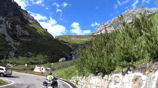 Мото путешествие - Италия Стельвио, Национальный парк Швейцарии, Германия Гармиш. смотреть онлайн