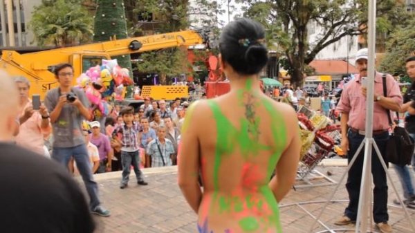 Performance Leonardo Otero