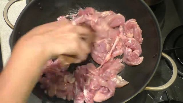 Курица в соусе с болгарским перцем и кешью