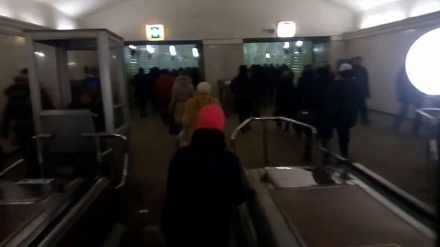 Эскалатор Комсомольская 180117 смотреть онлайн