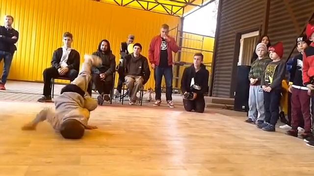 BBOY DRONI. Kid breaking. LZB battle. Дети в брейк дансе. смотреть онлайн