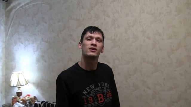 ПОДАРИЛ БЕЗДОМНОМУ БАЯНИСТУ НОУТБУК l помощь людям смотреть онлайн