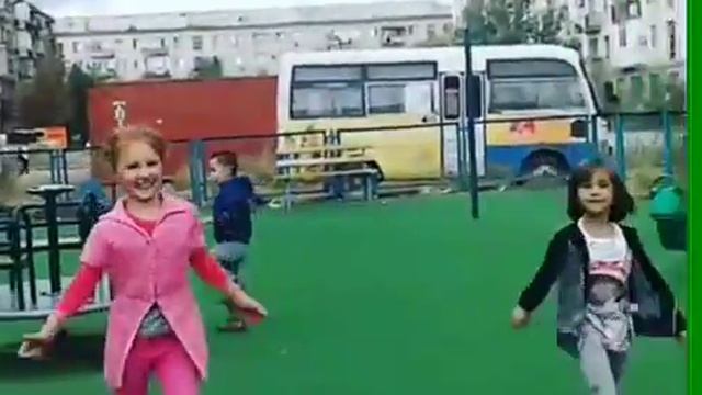 Дружный танец??? смотреть онлайн