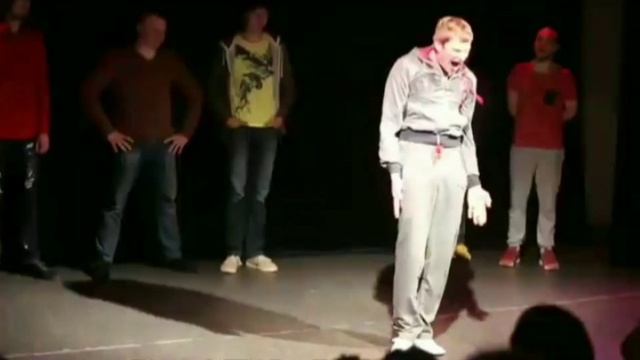 Танец Николая Наумова из Реальных Пацанов подходит под любую музыку . смотреть онлайн