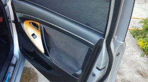 Toyota Camry 40. Замена ограничителей передних дверей от VAG.