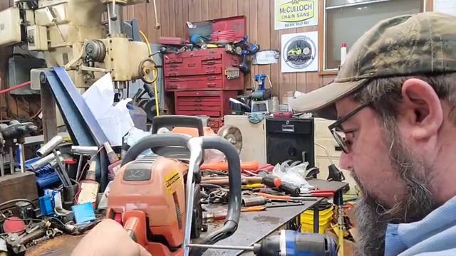 Husqvarna 562 XP VS A Tree