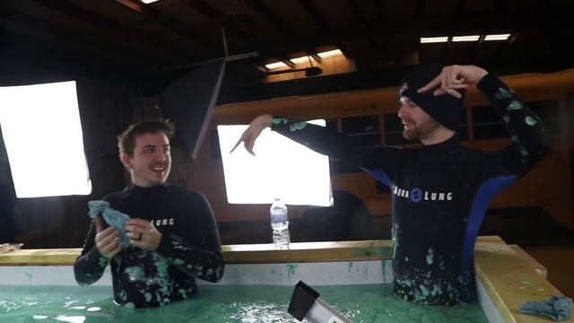 Last To Leave Slime Pit Wins $20,000 - Challenge смотреть онлайн