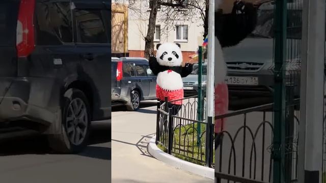 Она ЗАПЛАКАЛА, когда увидела Отца! Родители устроили сюрприз для дочки! #отец #папа #семья #родител смотреть онлайн