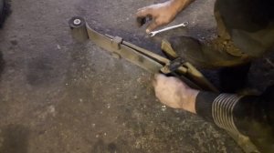 Фольксваген Амарок 2014 г  Замена рессор