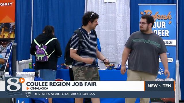 Coulee Region Job Fair brings 70 area employers to Onalaska to meet potential workers смотреть онлайн