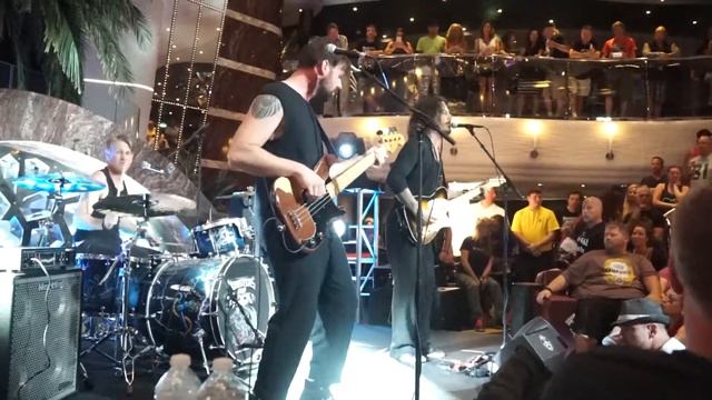 Richie Kotzen - Love Is Blind (live at Monsters Of Rock Cruise 2015) смотреть онлайн