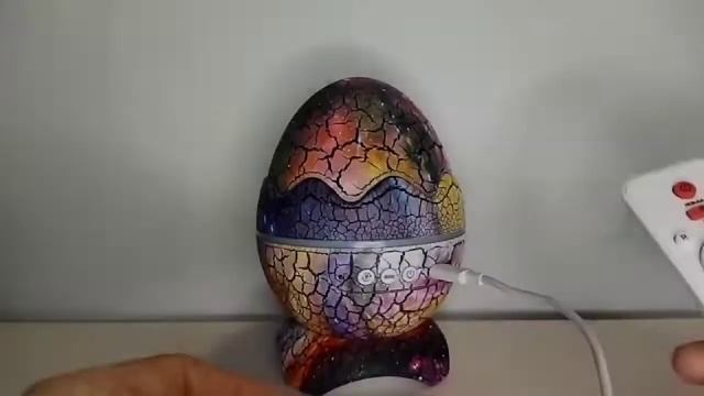 Музыкальный ночник колонка проектор звездного неба с пультом управления и функцией Bluetooth смотреть онлайн