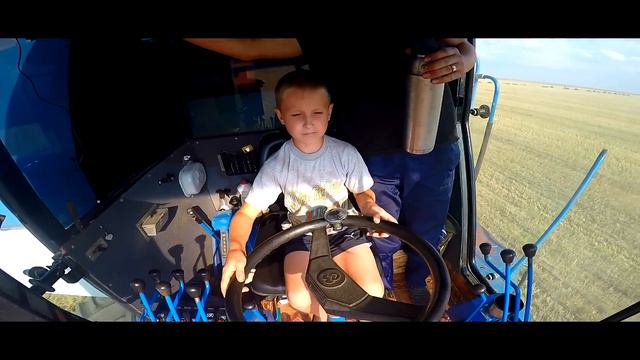 Раб. 40-ой день "Уборка остатков ячменя и *весёлая* дорога домой" смотреть онлайн