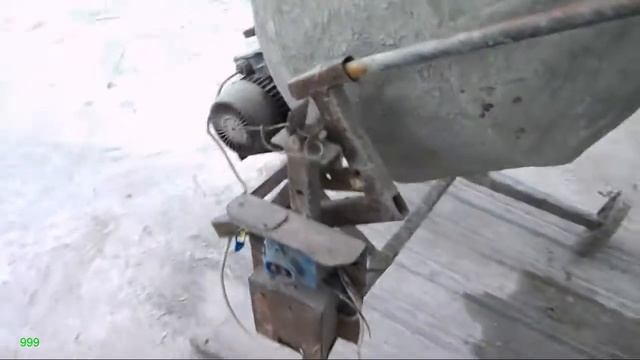 Строительство / " ВЕСЁЛАЯ " БЕТОНОМЕШАЛКА / Я в басейне смотреть онлайн