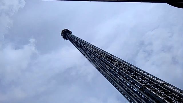 Le donjon de l extrem off-ride vue d en bas смотреть онлайн