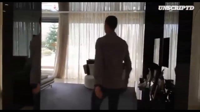 Kim Kardashian, Leo DiCaprio, Mariah Carey, Ronaldo, Donald Trump, Angelina Jolie про ELEVEN LEVEL смотреть онлайн