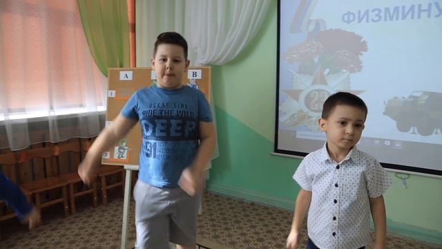 Фрагмент занятия "Военные профессии". смотреть онлайн
