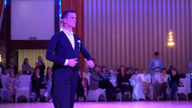 This Amateur Final Tango Presentation Will Blow You Away смотреть онлайн