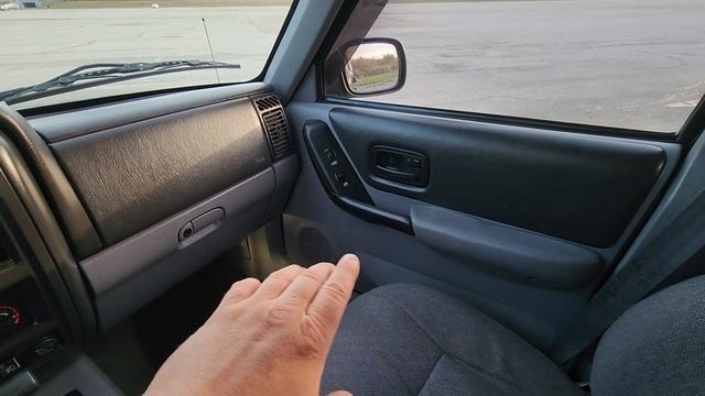 STILL THE PERFECT XJ! - BYE BYE BLACK BEAUTY - 2000 CHEROKEE LIMITED WALK AROUND смотреть онлайн