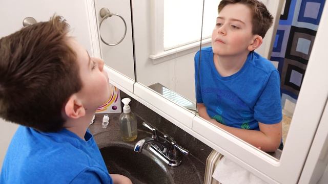 How to insert and remove your MiSight® 1 day contact lenses смотреть онлайн