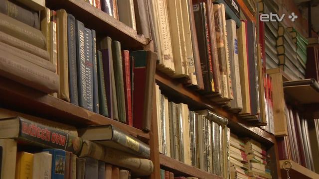 "Рабарбар. Наша культура" Знакомство с букинистом Денисом Поляковым смотреть онлайн