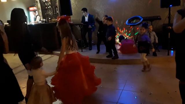 Детская дискотека)) едем едем в соседнее село на дискотеку смотреть онлайн