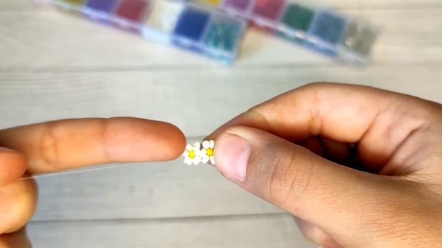 Как сделать кольцо из бисера Цветочки/Простое плетение из бисера смотреть онлайн