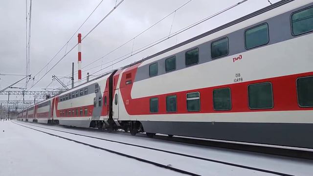 Электровоз ЧС7 - 043 Виктор Бирюков с двухэтажным поездом Тольятти - Москва