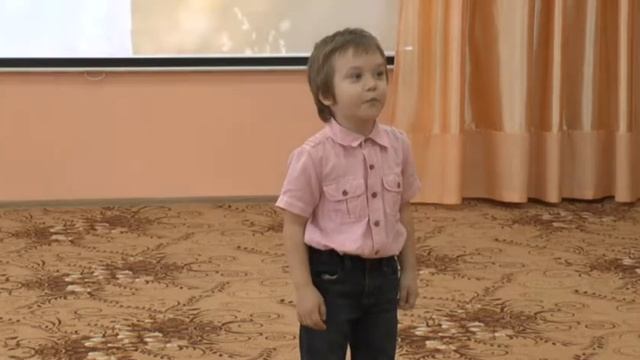 Стихотворение ко Дню матери в исполнении Пронина И. смотреть онлайн