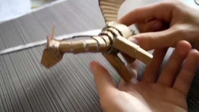 Как сделать дракона из картона смотреть онлайн