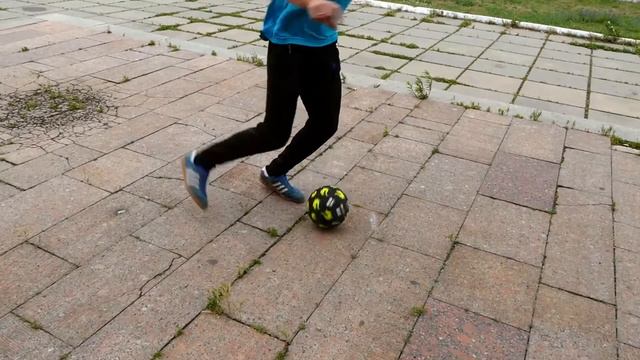 МЯЧ НОМЕР 1 ДЛЯ ФРИСТАЙЛА. MONTA STREET SOCCER BALL смотреть онлайн
