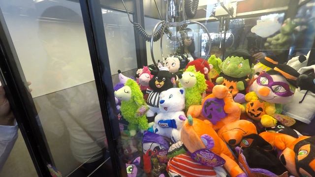 Arcade Claw Machine Plush Prize TOY WINS Arcade Hacks! смотреть онлайн
