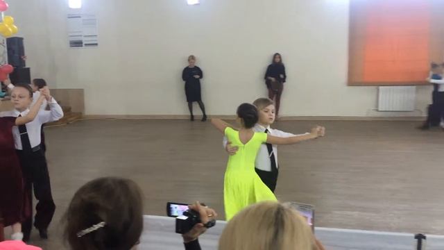 Турнир "Восходящие звезды" г. Чебоксары - Квик-степ. Дети-1. 22 ноября 2015 г. смотреть онлайн