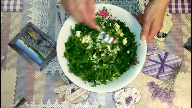 Вкусный и Быстрый САЛАТ с ОГУРЦОМ, ЯЙЦОМ и ШПИНАТОМ смотреть онлайн