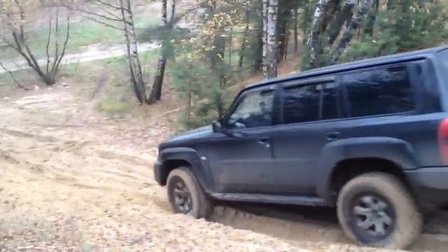 Nissan Patrol 3.0L ПЕСЧАНЫЙ КАРЬЕР - СПУСК смотреть онлайн