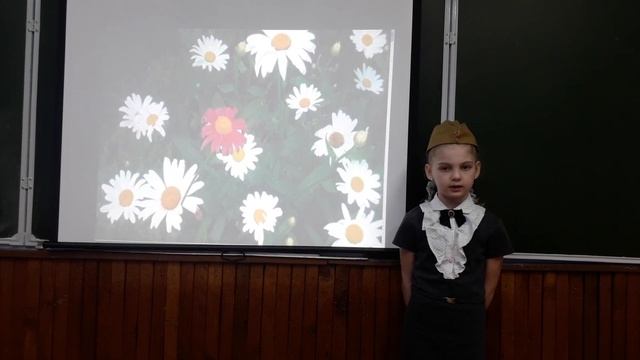 Лежнина Виктория, 7 лет, Муса Джалиль «Красная ромашка» смотреть онлайн