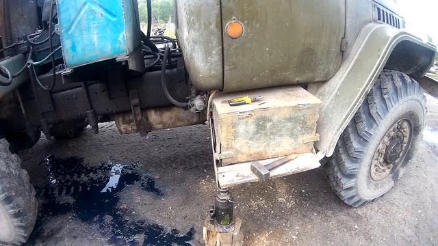 Урал 5557 лесовоз. Ремонтный день ч 1 смотреть онлайн